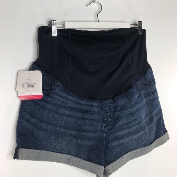 NWT Maternity Midi Short with crossover panel - Picture 2 of 7